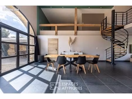maison 6 pièces 251 m²