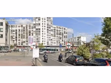 local commercial 111 m²