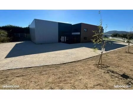 local commercial 870 m²