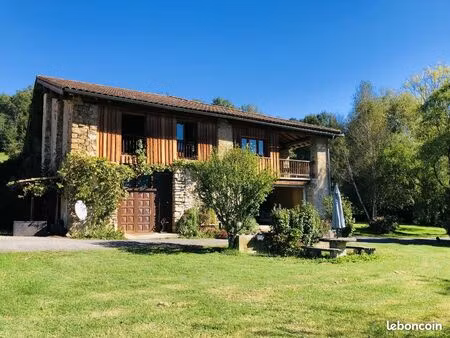 ferme 6 pièces 200 m²