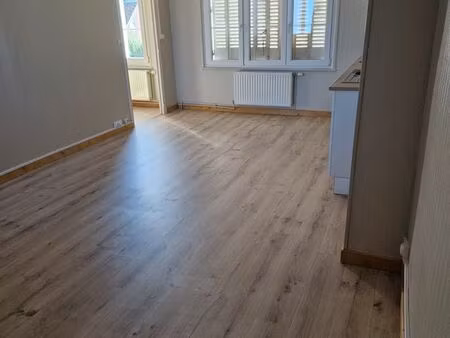 appartement au centre ville de montcornet