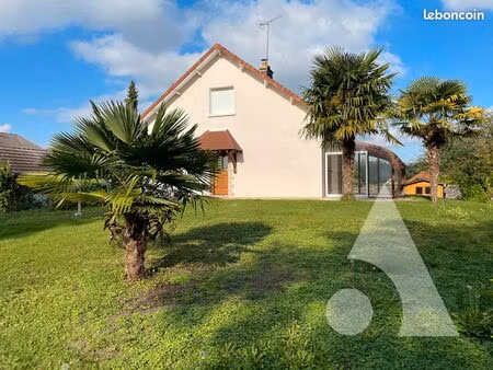 maison 5 pièces 136 m²