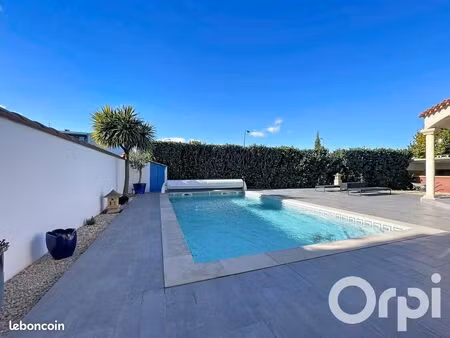 villa 7 pièces 260 m²