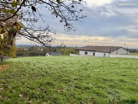 terrain 2 460 m² sance