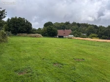 terrain 1640 m² étalondes