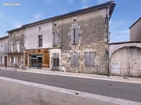 immeuble 4 pièces 220 m²