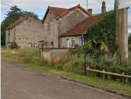 2 maisons sur un terrain de 4000 m2 vente libre a terme