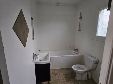 jolie maison avec jardin  terrasse et ruisseau. 80000■3 pièces 80 m² saint-aubin 10400■mai