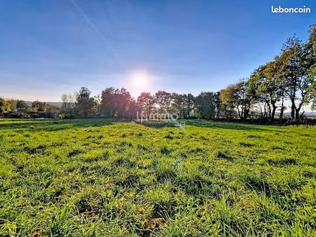 terrain 797 m² cast