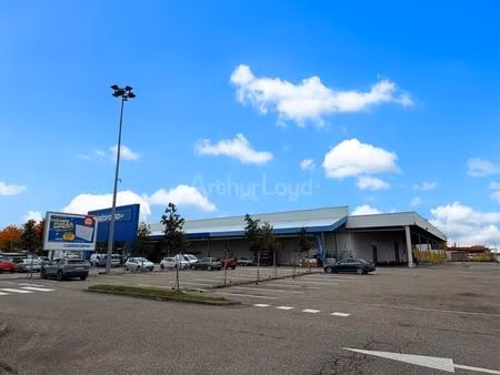 local commercial 1 396 m²