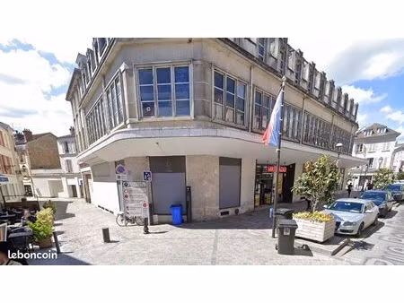 boutique 325 m² melun