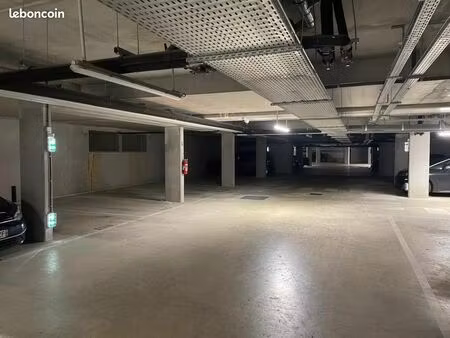 garage/box 15 m² serris