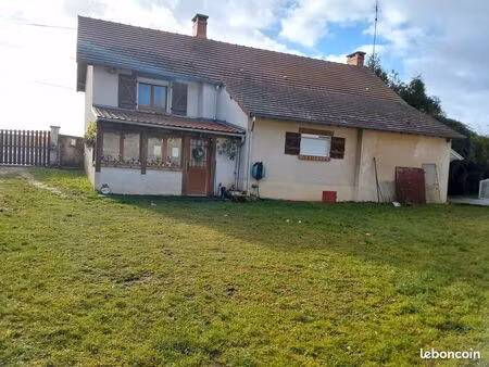 maison dans ancien corps de ferme