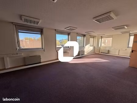 bureaux 304 m²
