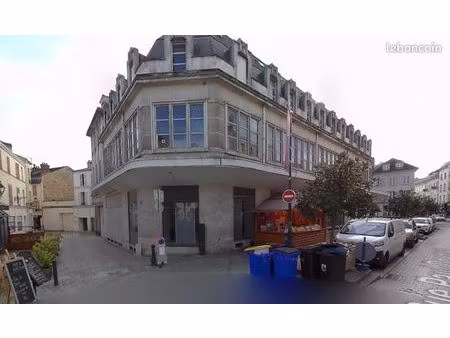 boutique 575 m² melun