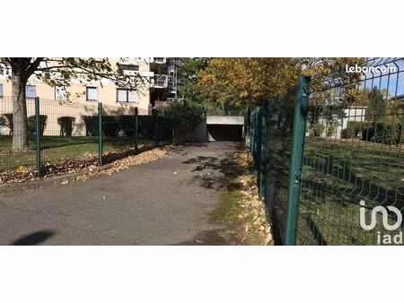 parking/box les mureaux