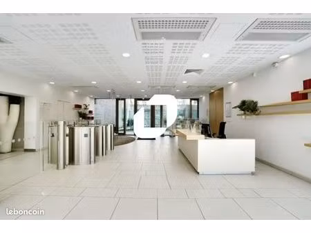 bureau 519 m²
