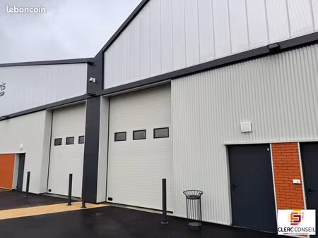 local 163 m² pavilly