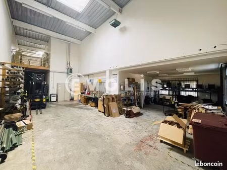 local d'activité 518 m²