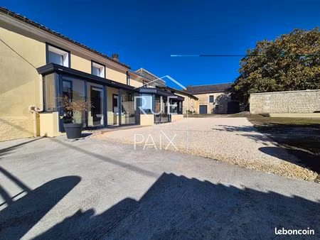 maison 8 pièces 208 m²