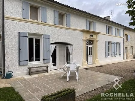 maison 8 pièces 244 m²