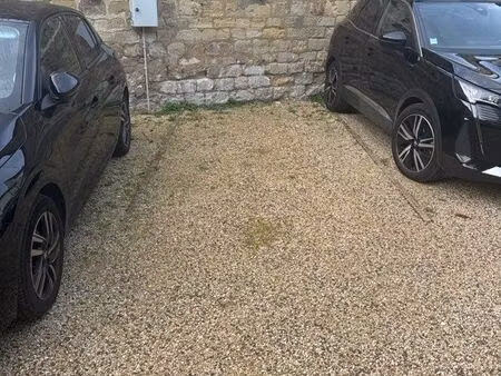 place de parking sécurisée