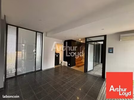 local d'activité 1 700 m²