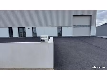 local neuf à louer 300m²