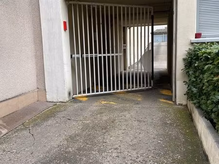 parking privatif rue testenoire lafayette