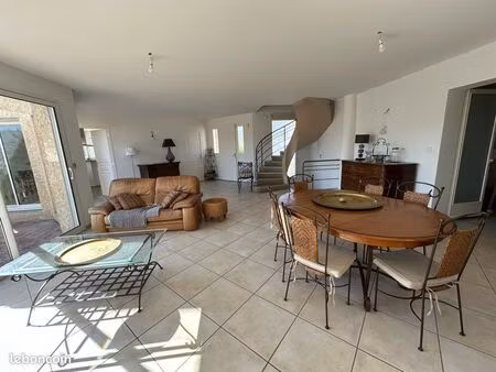 vaste maison de famille