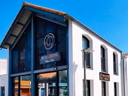 à céder bail commercial  bon emplacement