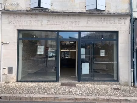 local commercial 77 m² jonzac