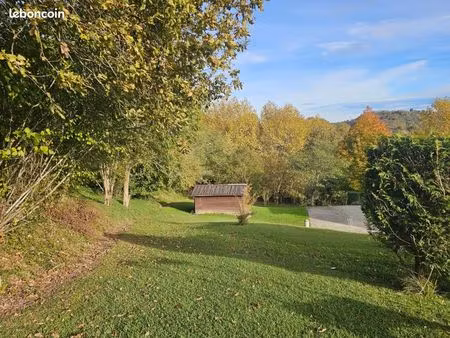 terrain 1 710 m² urcuit