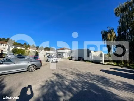 local commercial 216 m²