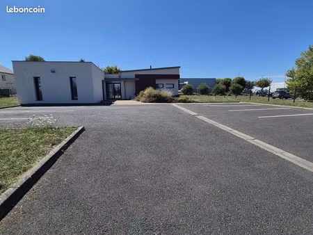 local 141 m² montrichard