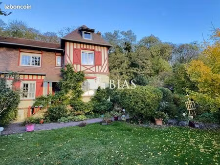 maison 8 pièces 147 m²