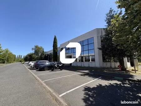 local d'activité 110 m²