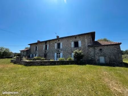 maison 8 pièces 312 m²