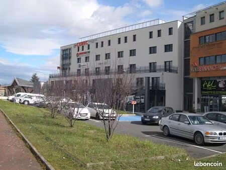 a saisir - plateau de bureaux brut de 73 m² 108 160 ht et hors frais de notaire