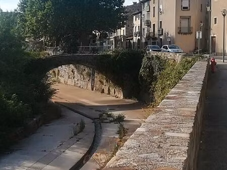 immeuble 283m2 3 appt + 2 box + 1 local