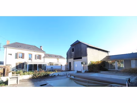 maison avec jardin  garage  pool house et piscine