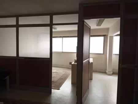 paris 19ème - porte des lilas - bureaux de 49 m2