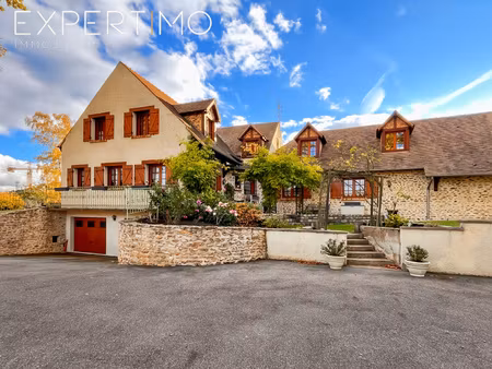 maison spacieuse 260 m2 5 chambres  dépendances et grand t