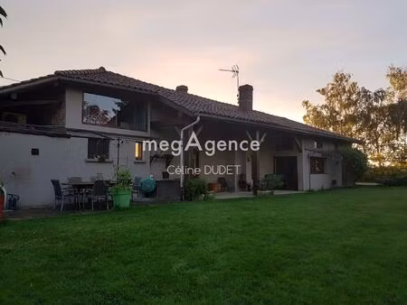 ferme rénovée avec dépendances sur un terrain de 2 4 hectares