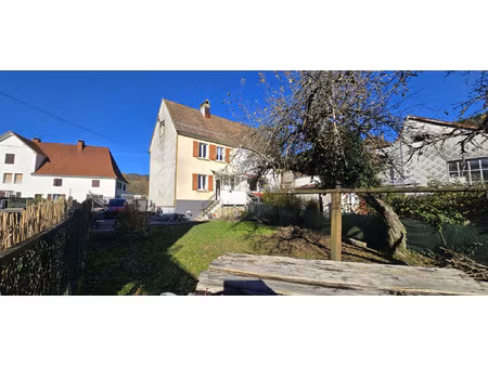 maison de village mitoyenne d'un coté