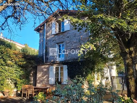 ferme 8 pièces 210 m²