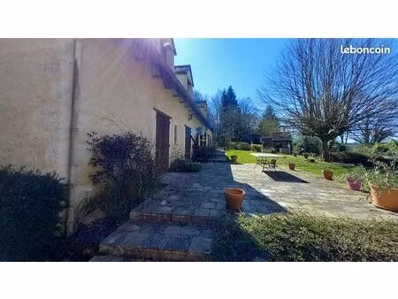 propriété 8 pièces 220 m²