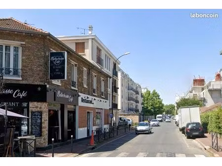 boutique 400 m² st maur des fosses