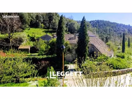maison 8 pièces 212 m²
