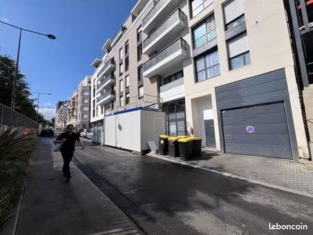 boutique 58 m² villejuif